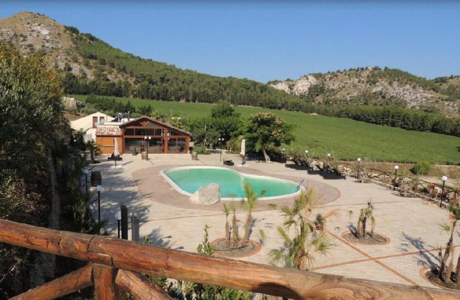 Agriturismo Tenute Pispisa Segesta Calatafimi Buitenkant foto