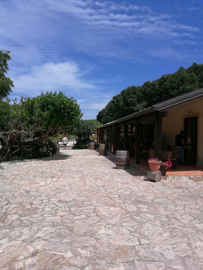 Agriturismo Tenute Pispisa Segesta Calatafimi Buitenkant foto