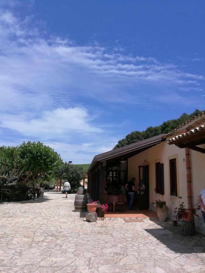 Agriturismo Tenute Pispisa Segesta Calatafimi Buitenkant foto